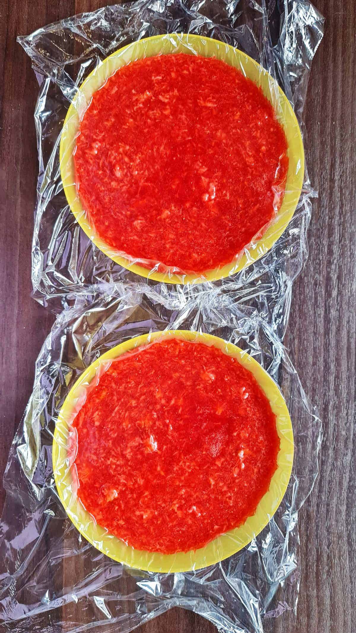 Fruchteinlage auf 2 Tellerchen verteilt