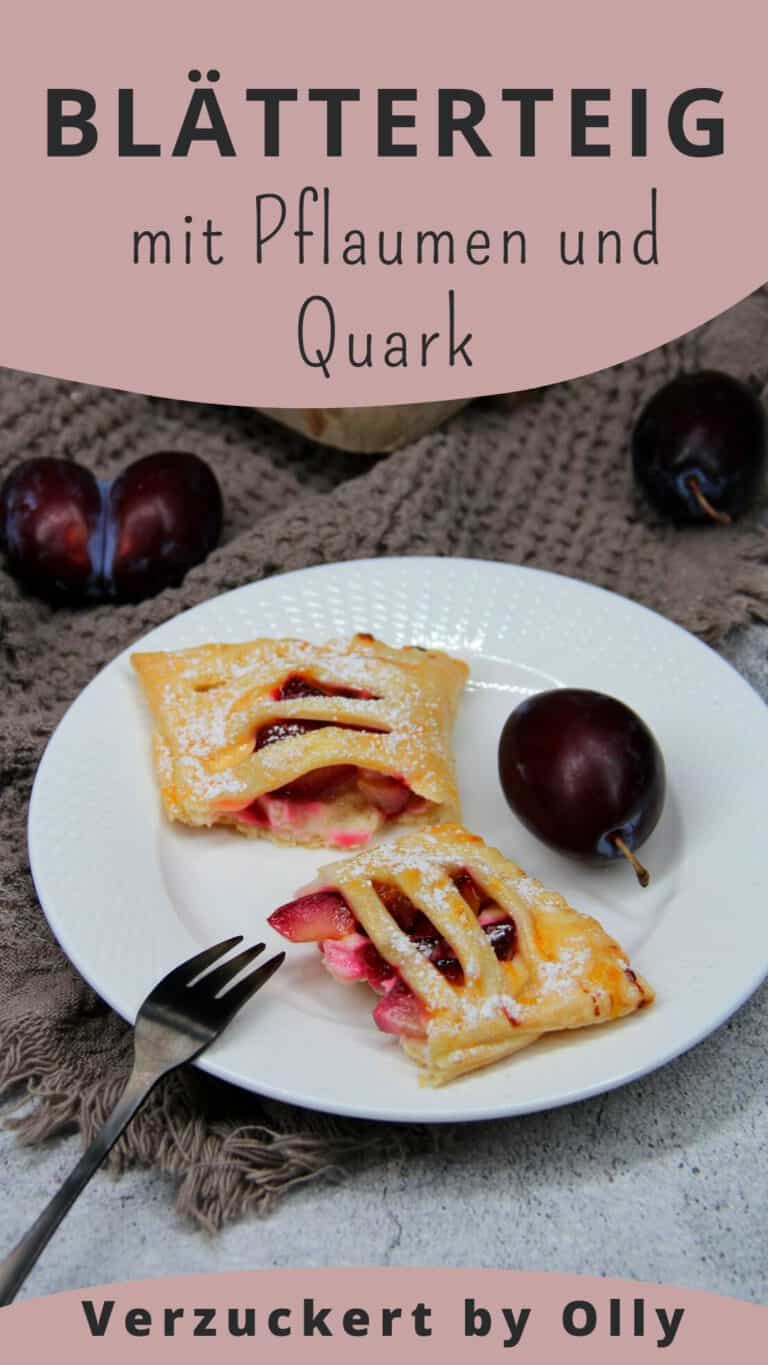 Blätterteigtaschen mit Pflaumen und Quark gefüllt und mit ...