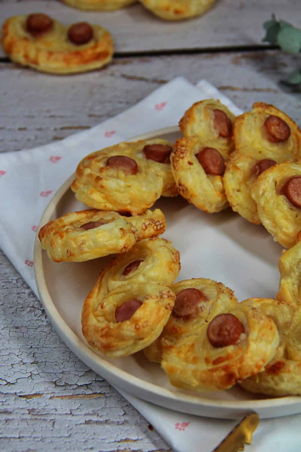 Schneller und einfacher Snack: Blätterteig mit Bockwürstchen - Ein ...