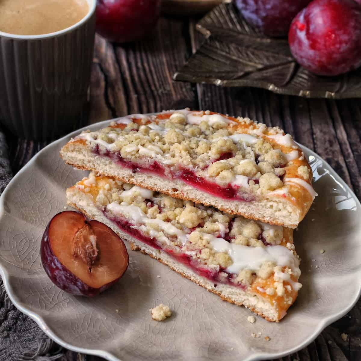 Schnell und einfach: Streuseltaler mit Pflaumen und Quark-Öl-Teig ...