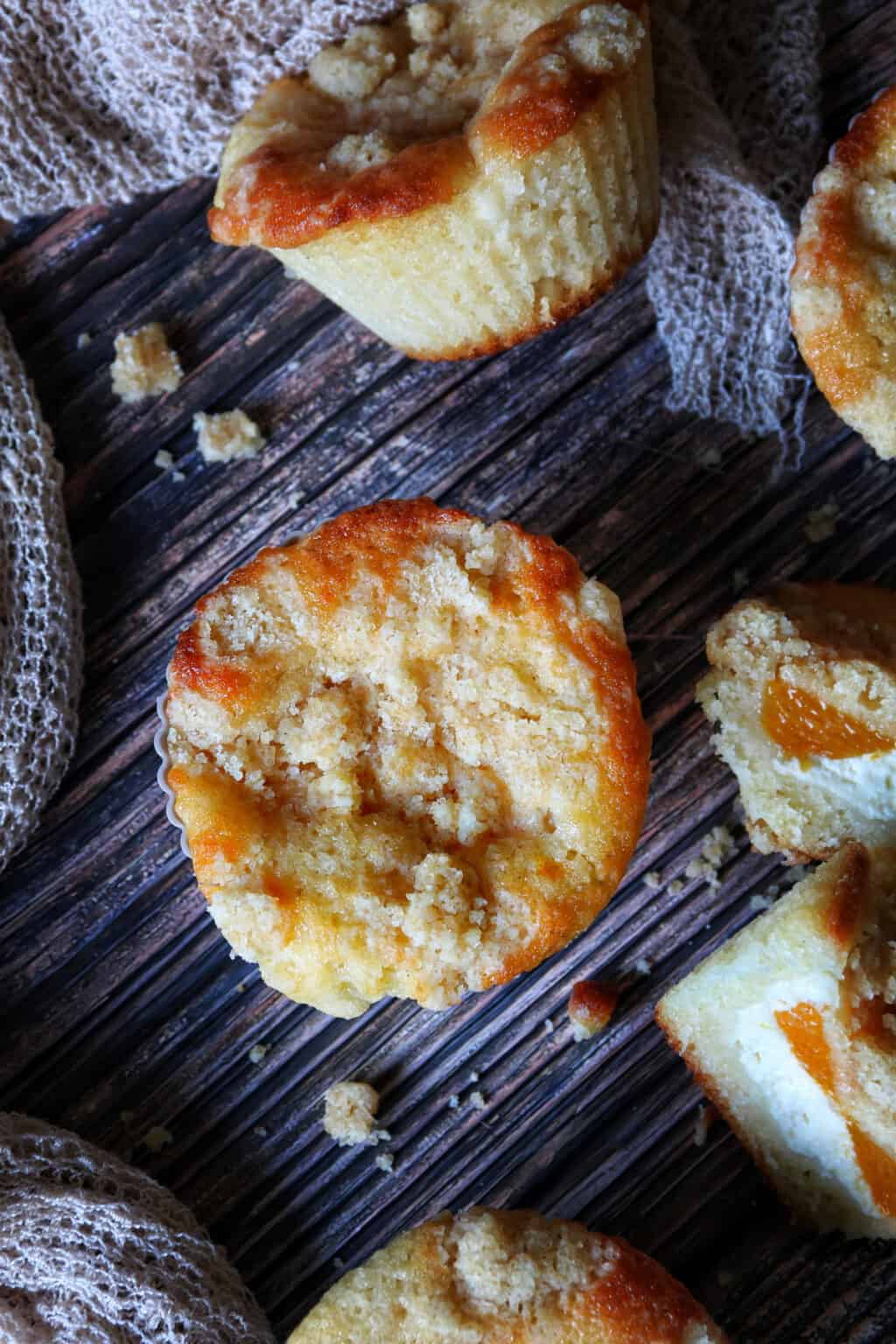 Saftige Mandarinen-Muffins mit Frischkäse und Streuseln: Ein einfaches ...