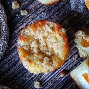Saftige Mandarinen-Muffins mit cremigem Frischkäse und knusprigen Streuseln