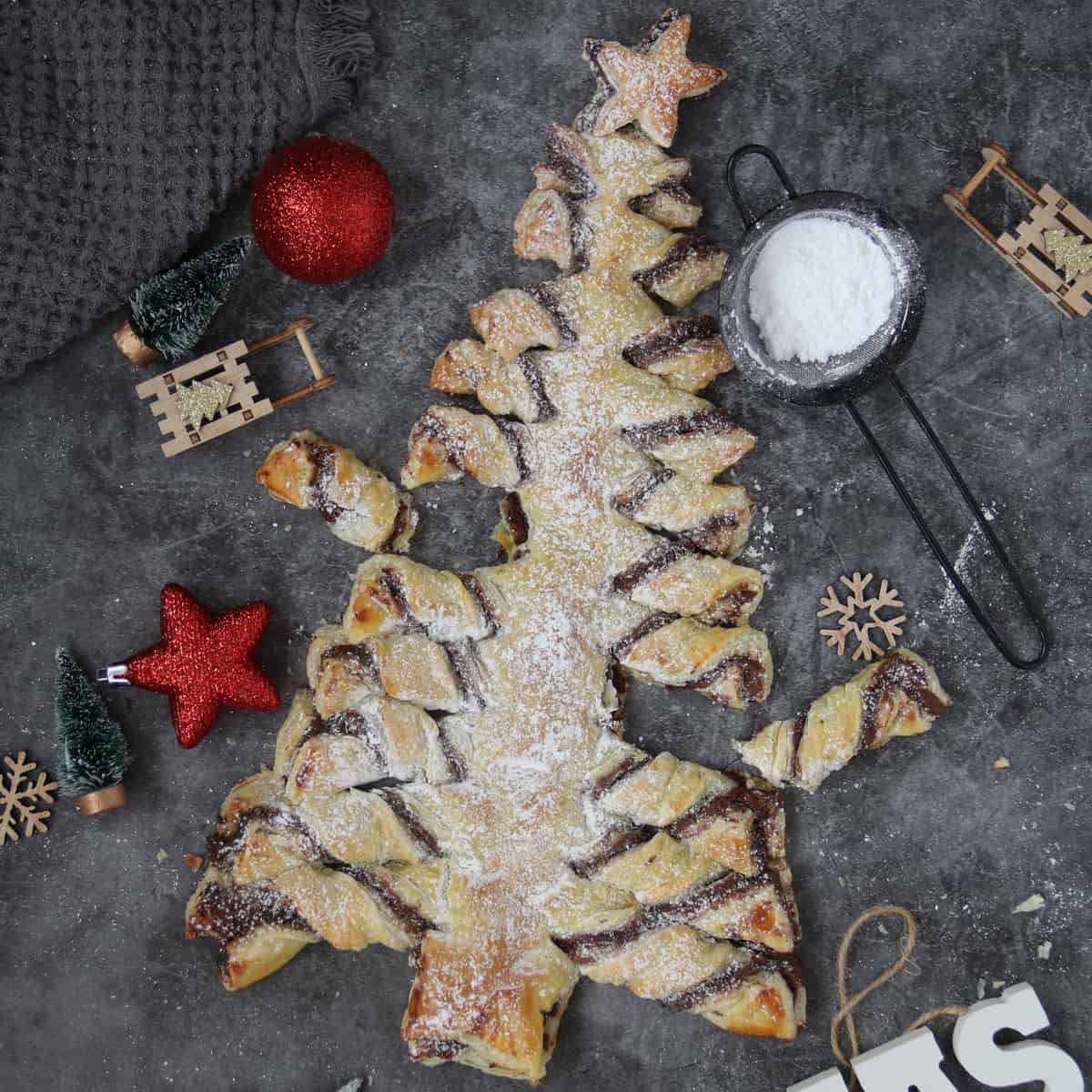 Blätterteig-Tannenbaum mit Nutella: Weihnachtsdessert - schnell und ...