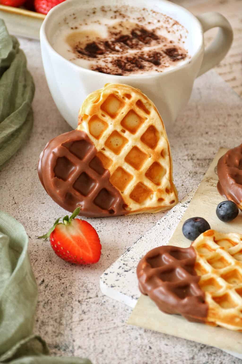 Joghurt-Waffeln: Waffeln am Stiel als süßes Valentinstags-Rezept (2024)