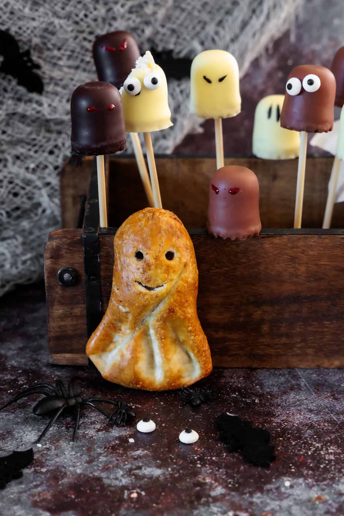 Gespenster und Geister: Ideen für einfache Halloween Snacks mit TK-Laugenstangen