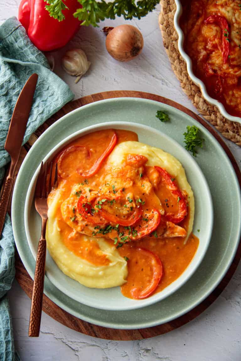 Paprika-Sahne-Hähnchen mit Kartoffelpüree – Einfaches Rezept im ...