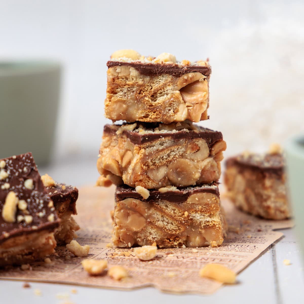 Bienenstich ohne Hefeteig mit Paradiescreme – schnell, einfach &amp; lecker